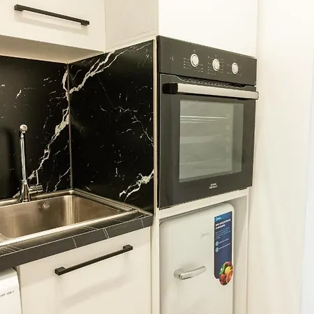 Tranquil In * טיראנה